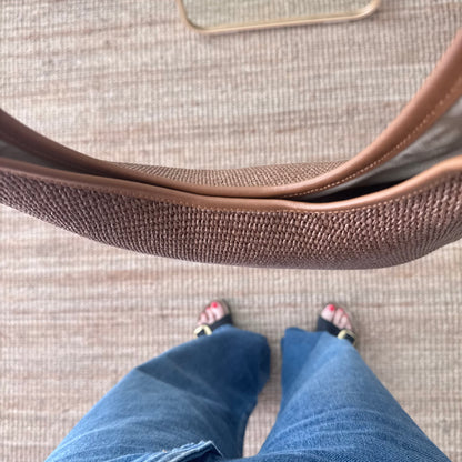 Bolso hobo combinado piel y rafia marrón claro
