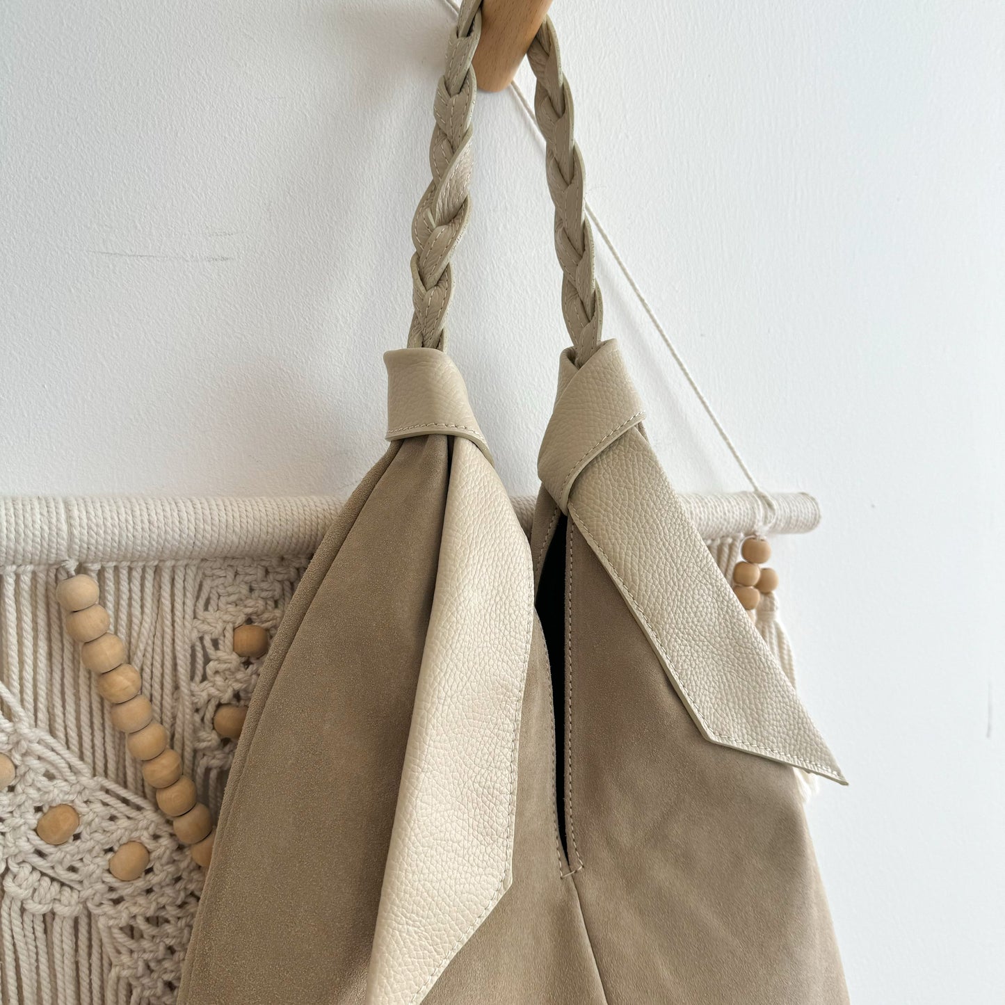 Bolso serraje asa trenza en piel beige