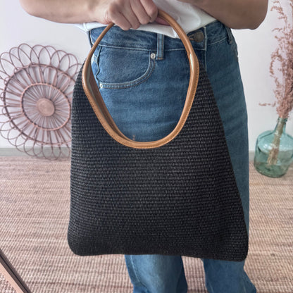 Bolso hobo combinado piel y rafia negro