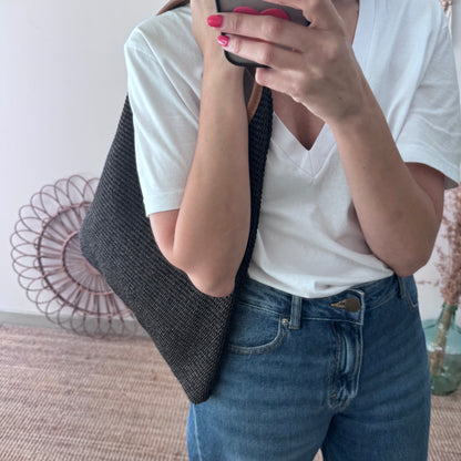 Bolso hobo combinado piel y rafia negro