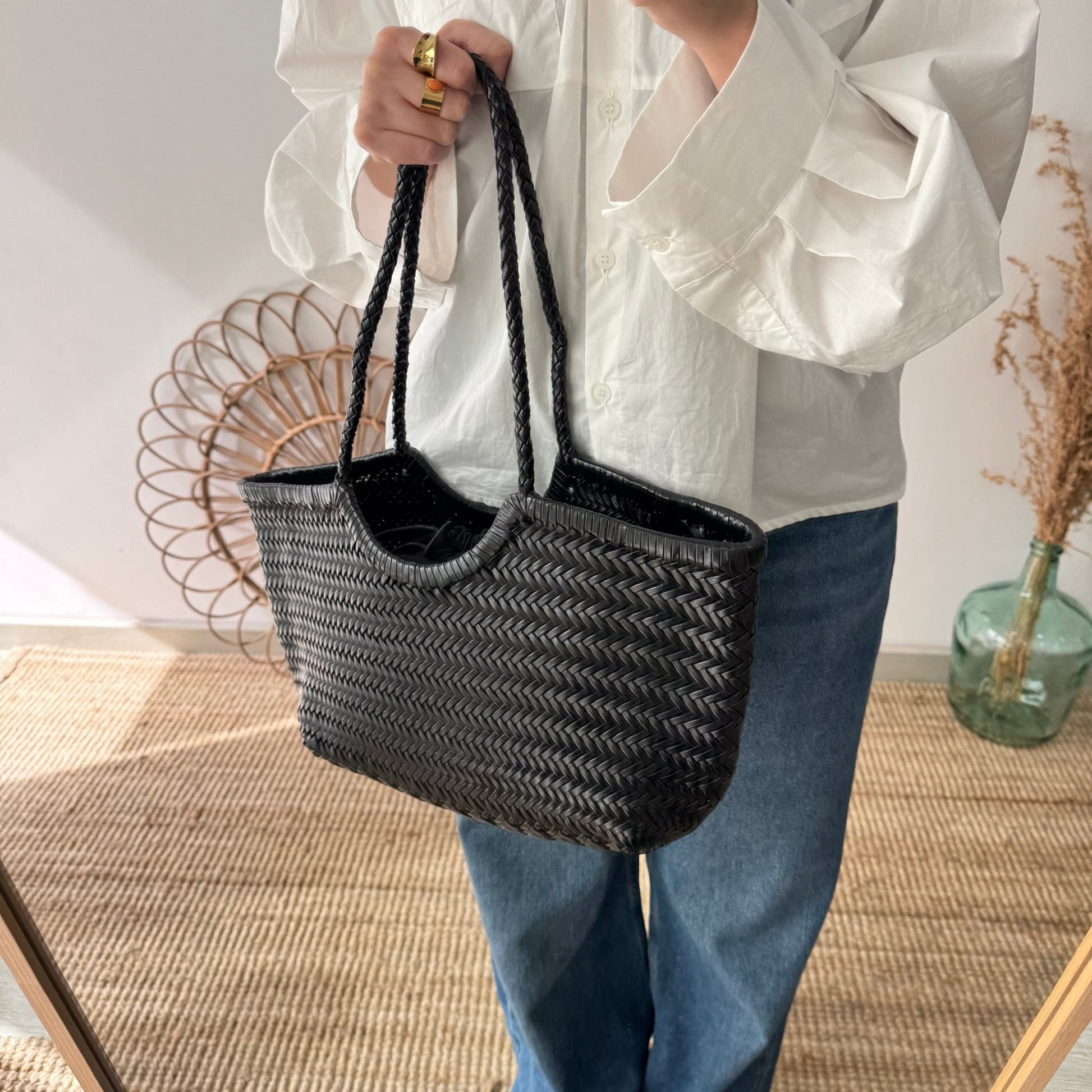 Capazo de piel trenzada negro mediano - Bubbleshopbcn