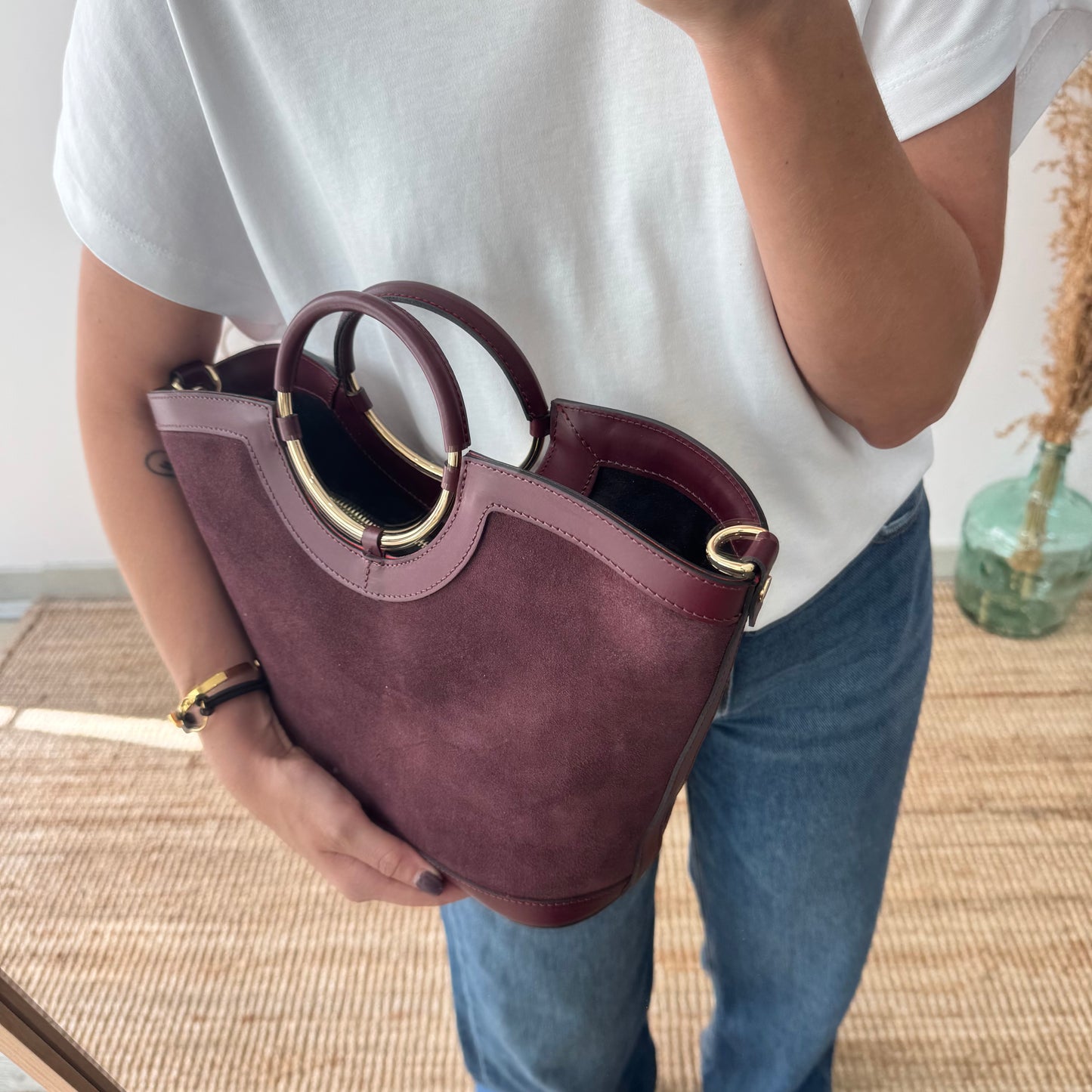 Bolso Cubo en piel y serraje burdeos