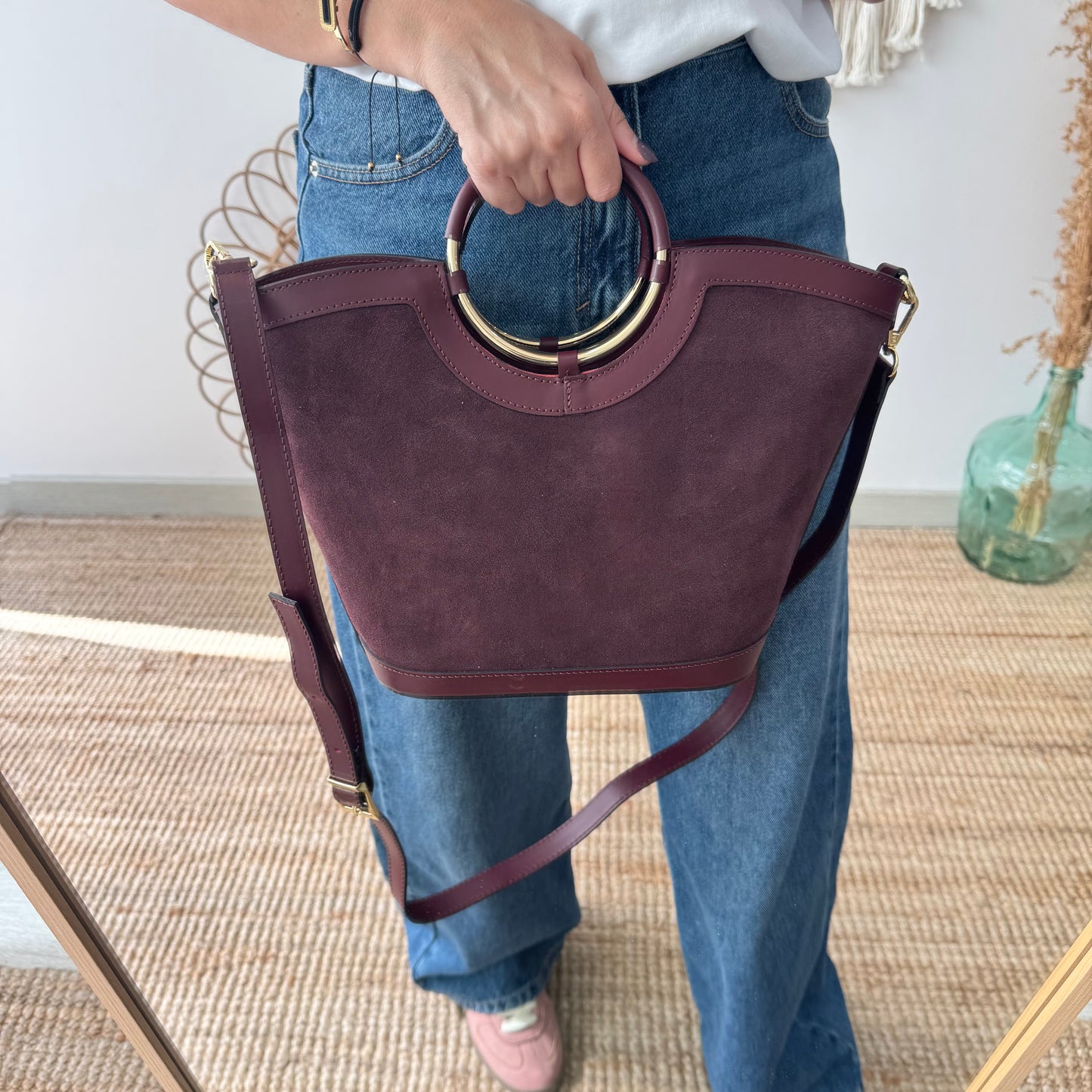 Bolso Cubo en piel y serraje burdeos