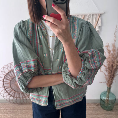 Chaqueta kimono corta caqui con bordados