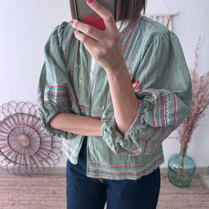 Chaqueta kimono corta caqui con bordados