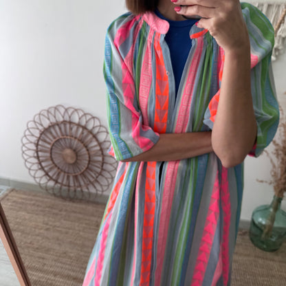 Vestido camisero estilo étnico fucsia