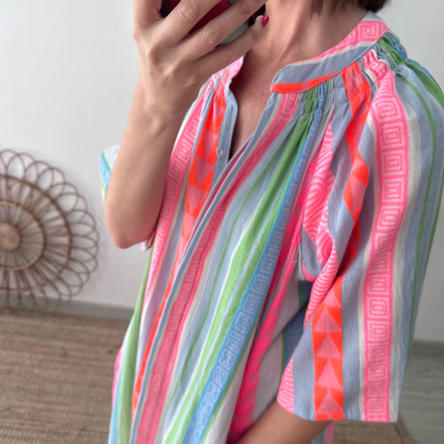 Vestido camisero estilo étnico fucsia