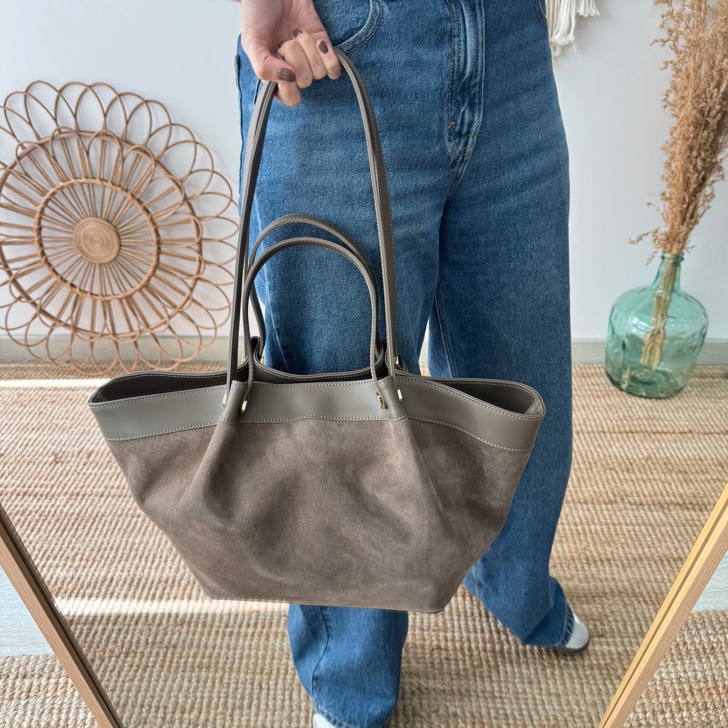 Shopper en piel y serraje taupe