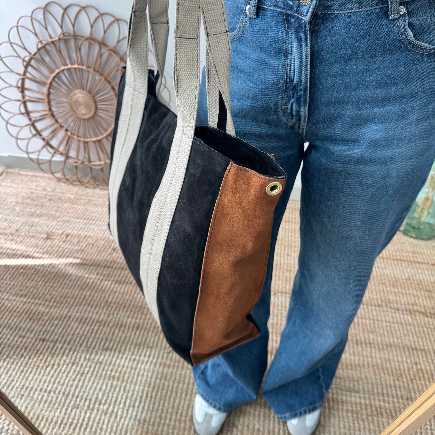Bolso tote serraje y lona negro