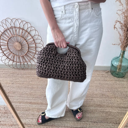 Bolso asa integrada trenzado marrón