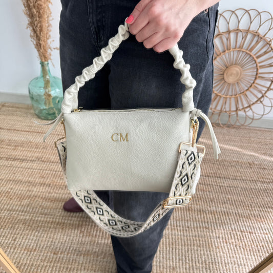 Bolso piel asas fruncidas beige iniciales bordadas