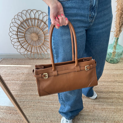 Bolso piel cierre cinturón camel