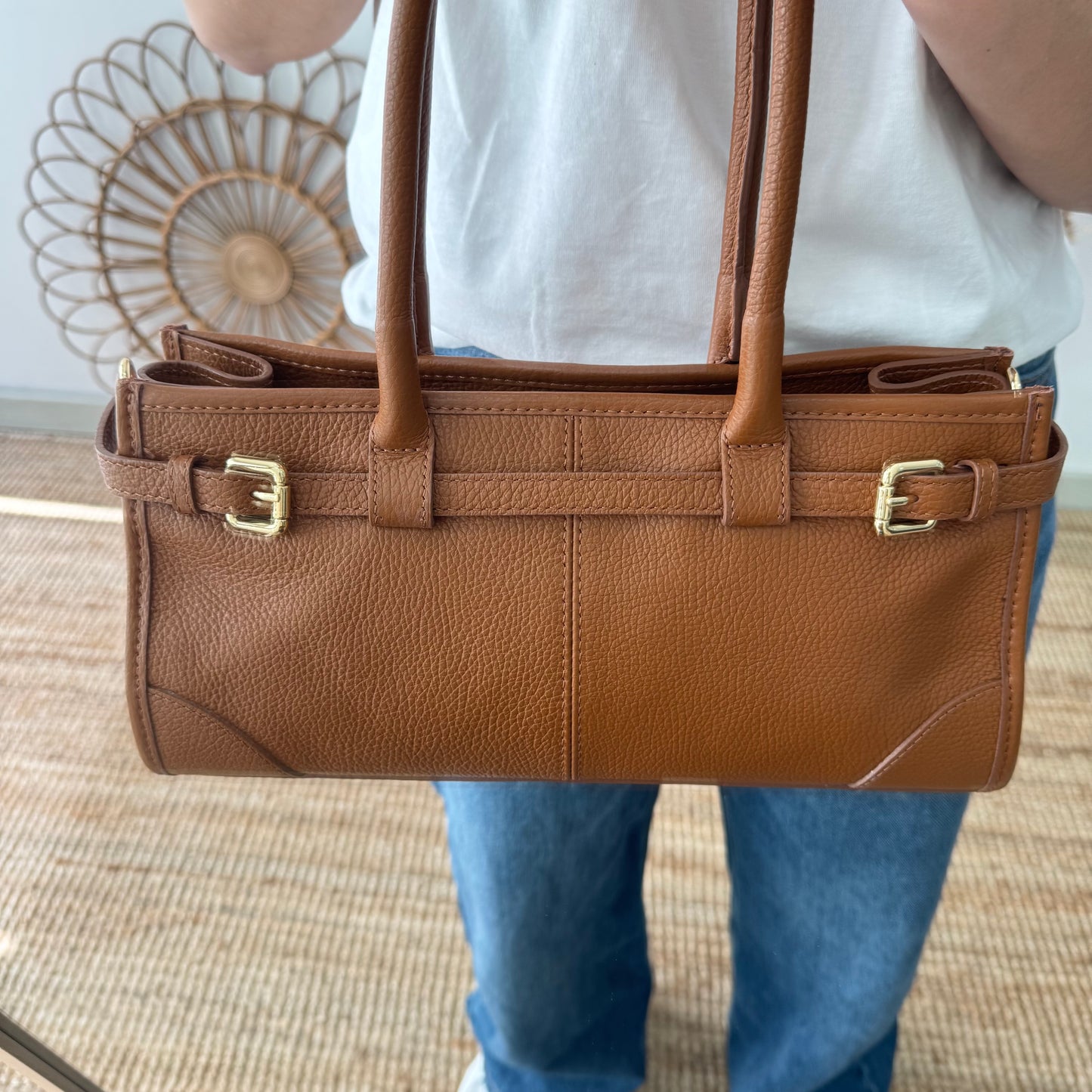 Bolso piel cierre cinturón camel