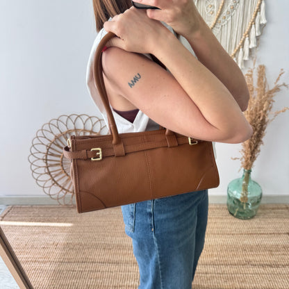 Bolso piel cierre cinturón camel