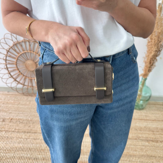 Bolso mini serraje y piel marrón chocolate