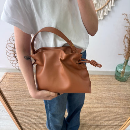 Bolso fruncido piel camel