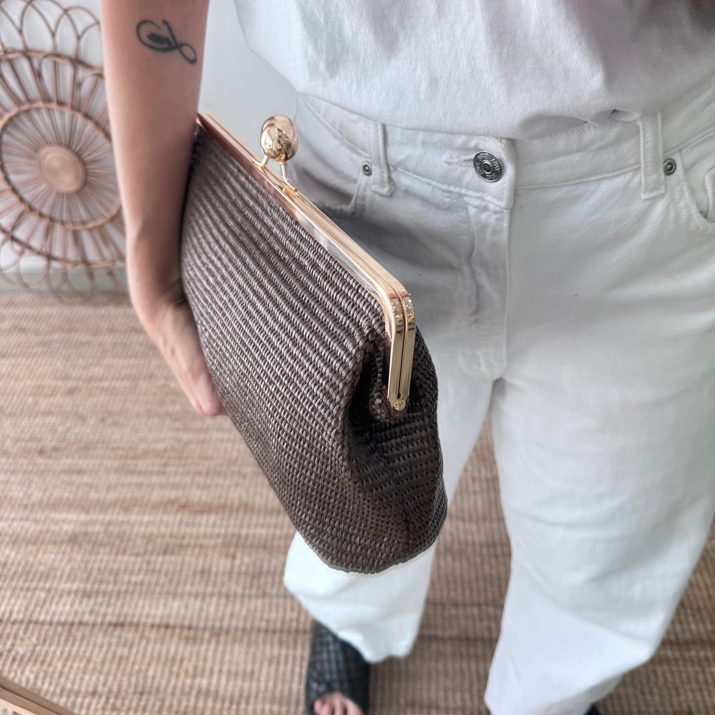 Bolso clutch boquilla marrón