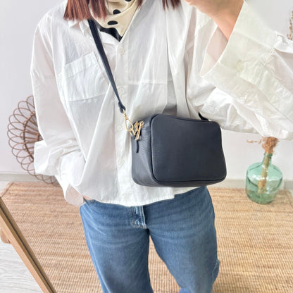 Bolso rectangular piel azul marino personalizado iniciales bordadas - Bubbleshopbcn