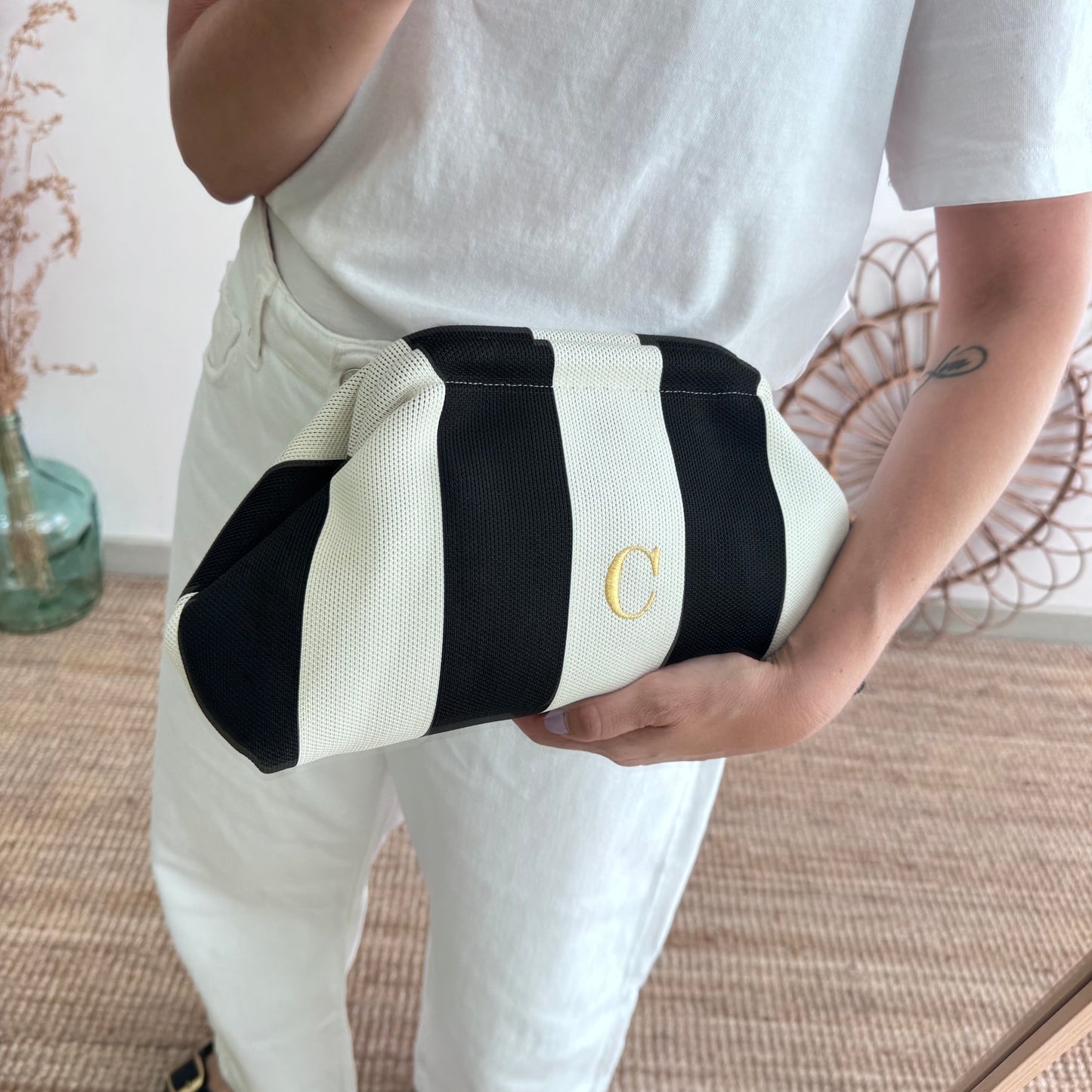 Clutch rayas negro beige personalizado