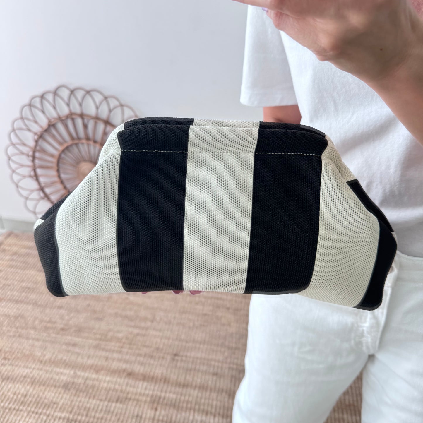 Clutch rayas negro beige personalizado