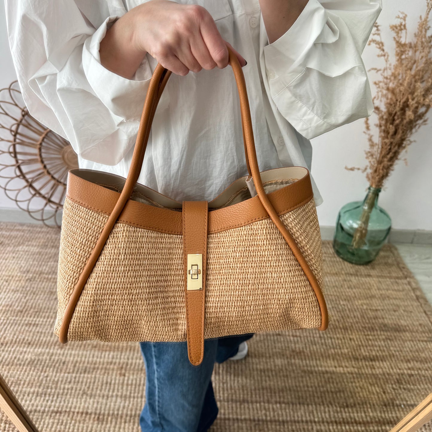 Bolso shopping piel y rafia camel mediano
