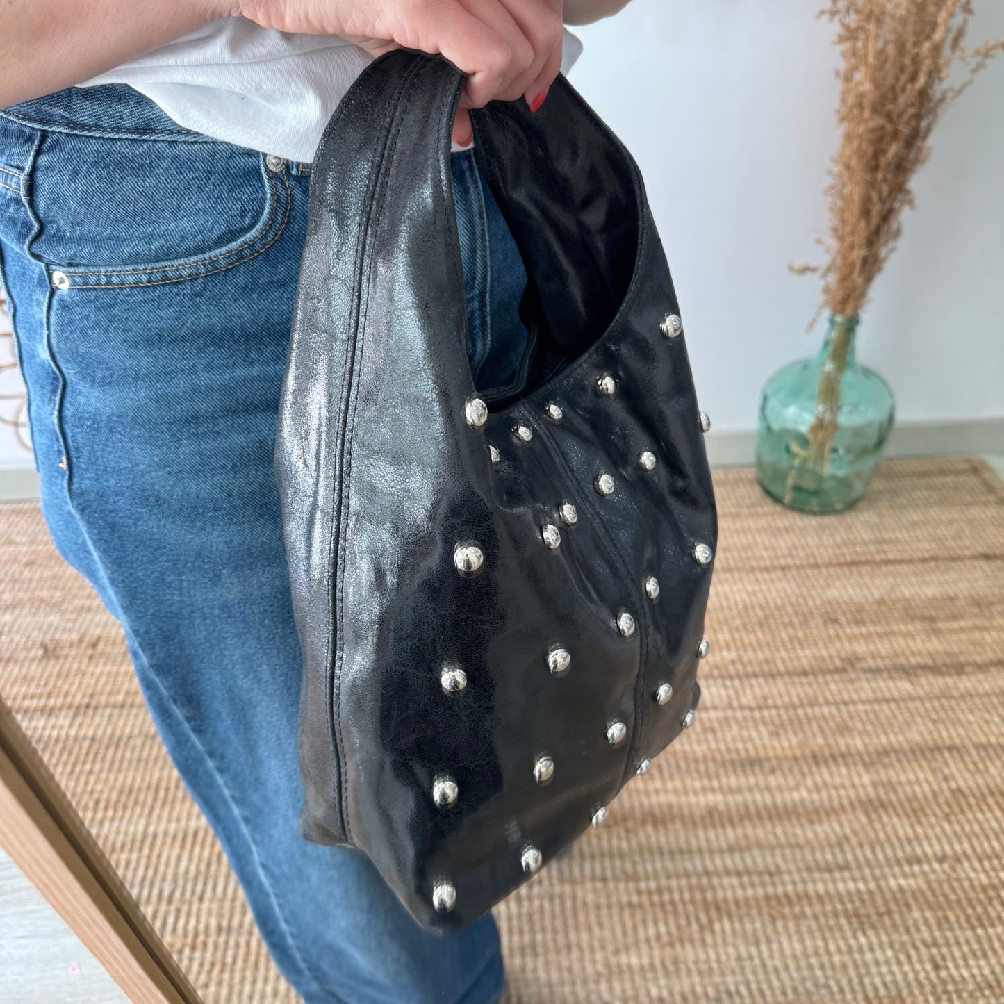 Bolso saco negro tachuelas plata