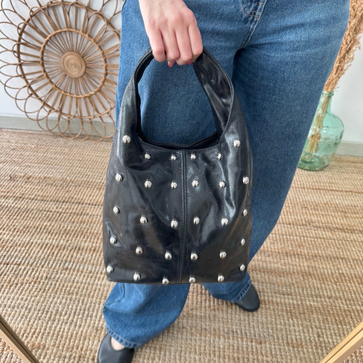 Bolso saco negro tachuelas plata