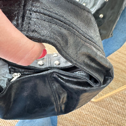 Bolso saco negro tachuelas plata
