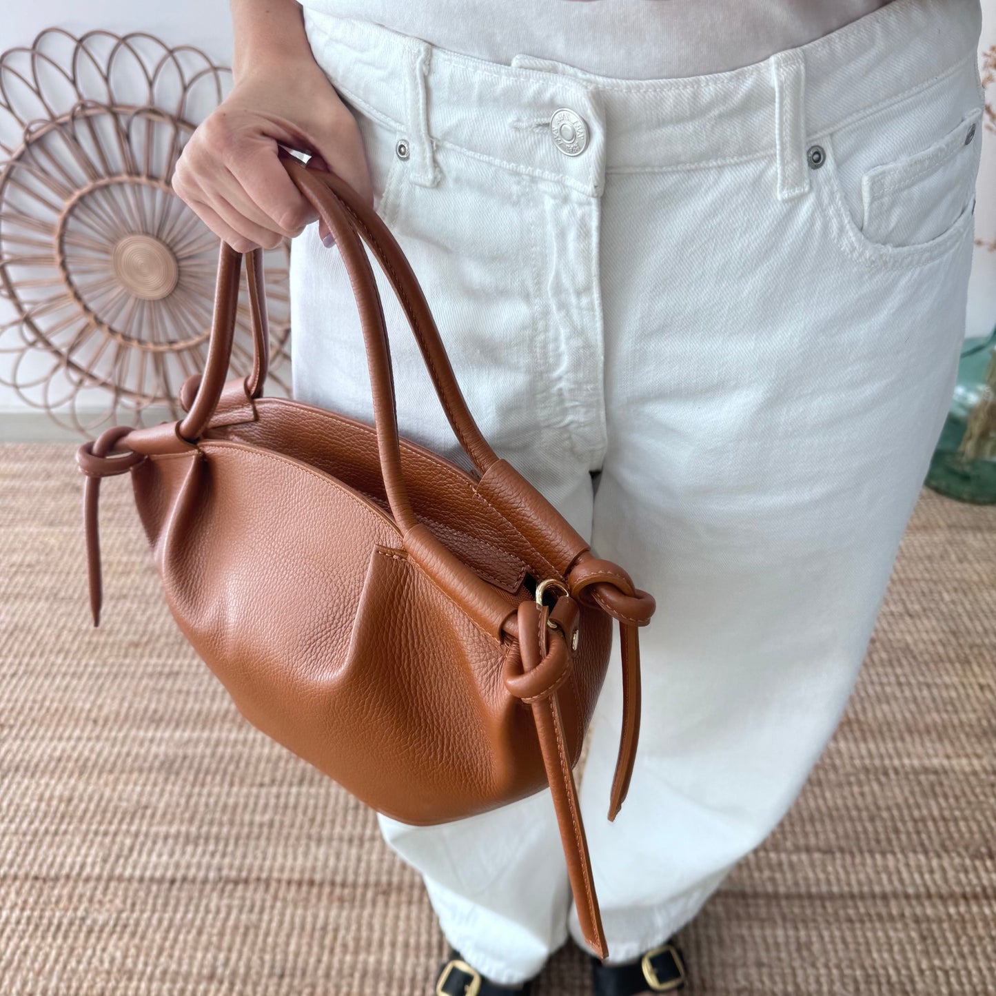 Bolso fruncido lateral camel