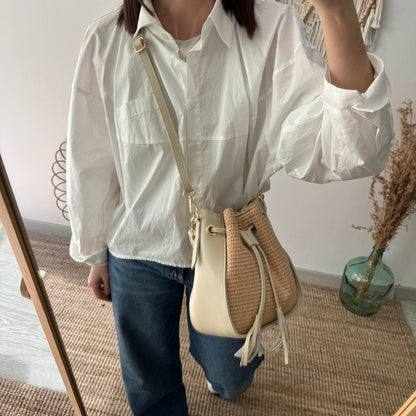 Bolso bucket combinado rafia y piel beige pompón iniciales bordadas - Bubbleshopbcn