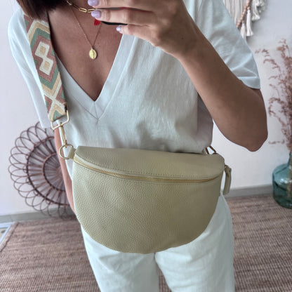 Riñonera/bandolera grande piel beige/oro iniciales bordadas
