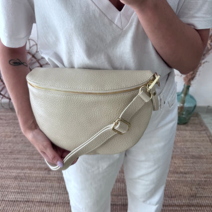 Riñonera/bandolera grande piel beige/oro iniciales bordadas
