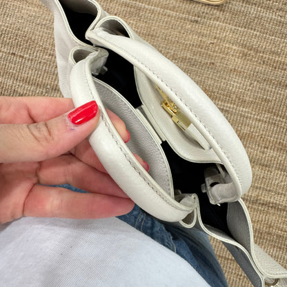 Bolso tote cierre piel beige