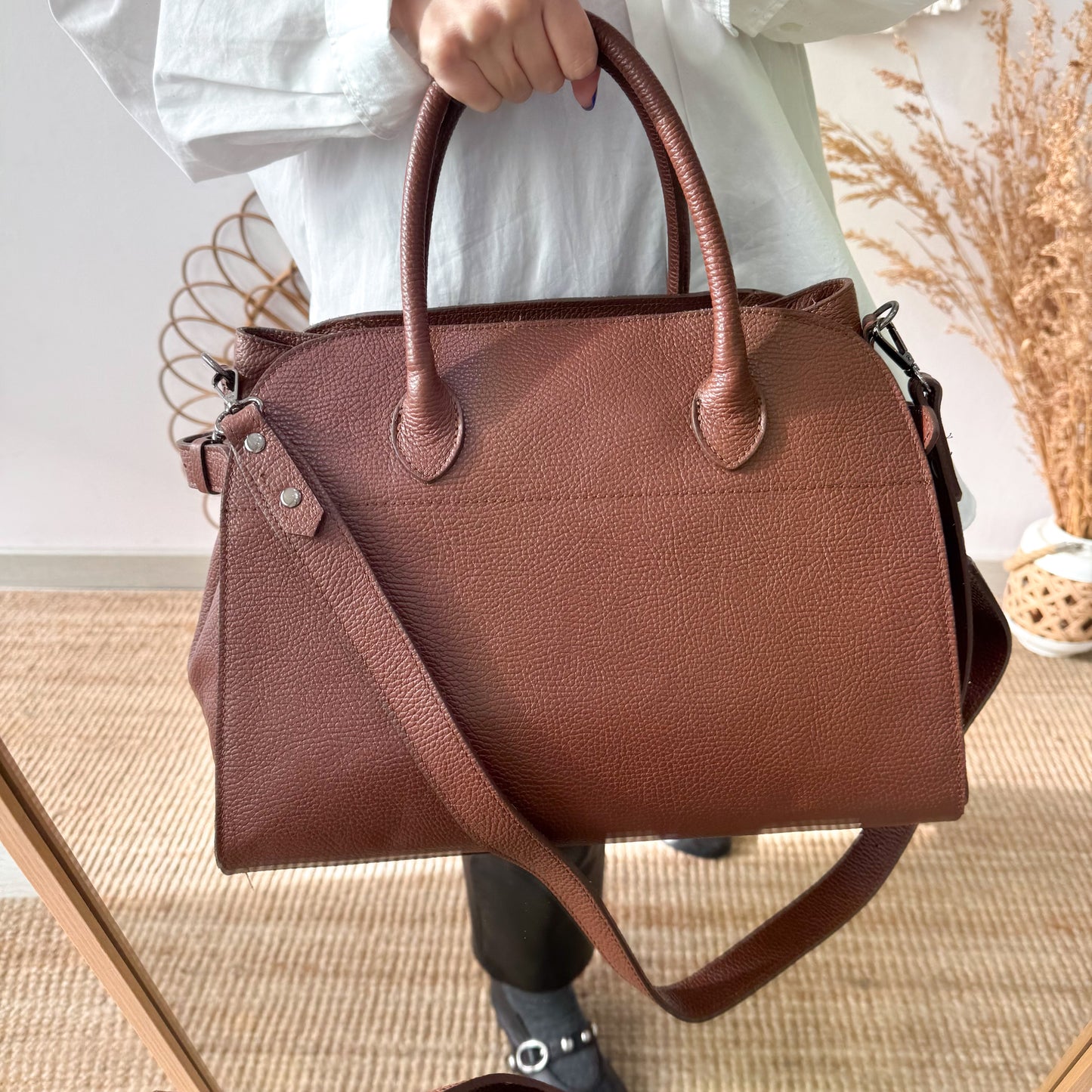 Bolso shopper hebillas piel marron