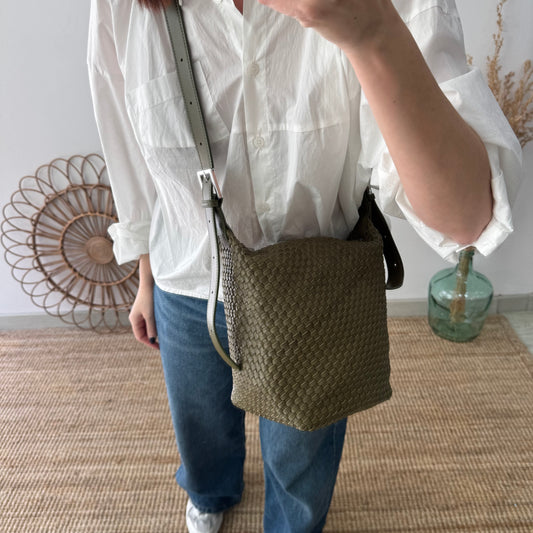 Bolso saco en piel trenzada cremallera caqui