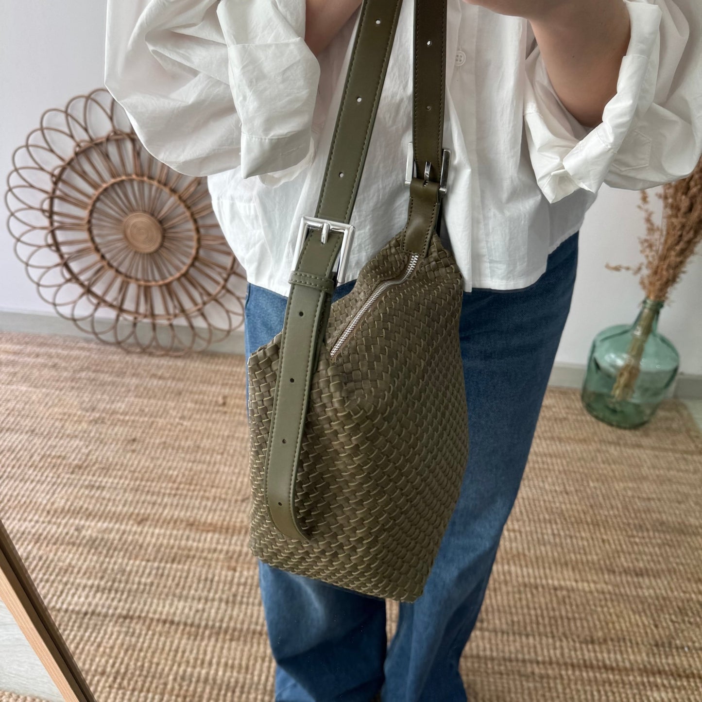 Bolso saco en piel trenzada cremallera caqui - Bubbleshopbcn