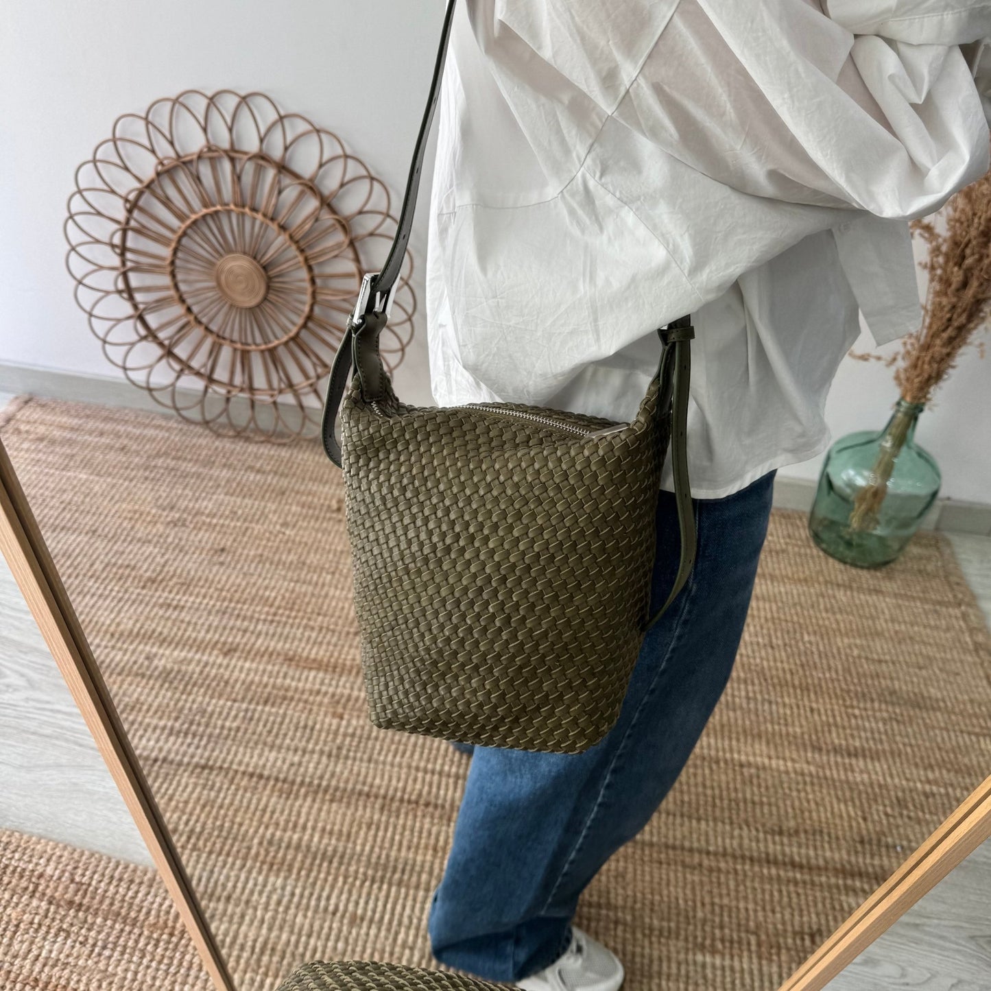 Bolso saco en piel trenzada cremallera caqui - Bubbleshopbcn