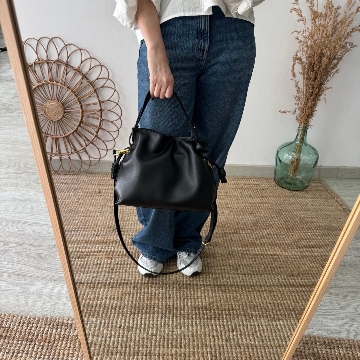 Bolso fruncido piel negro