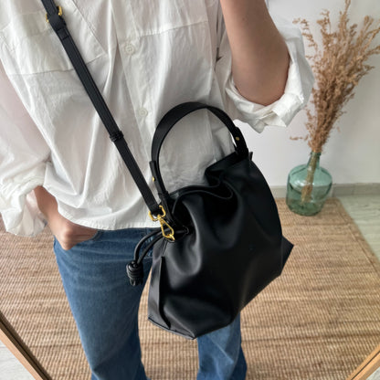 Bolso fruncido piel negro