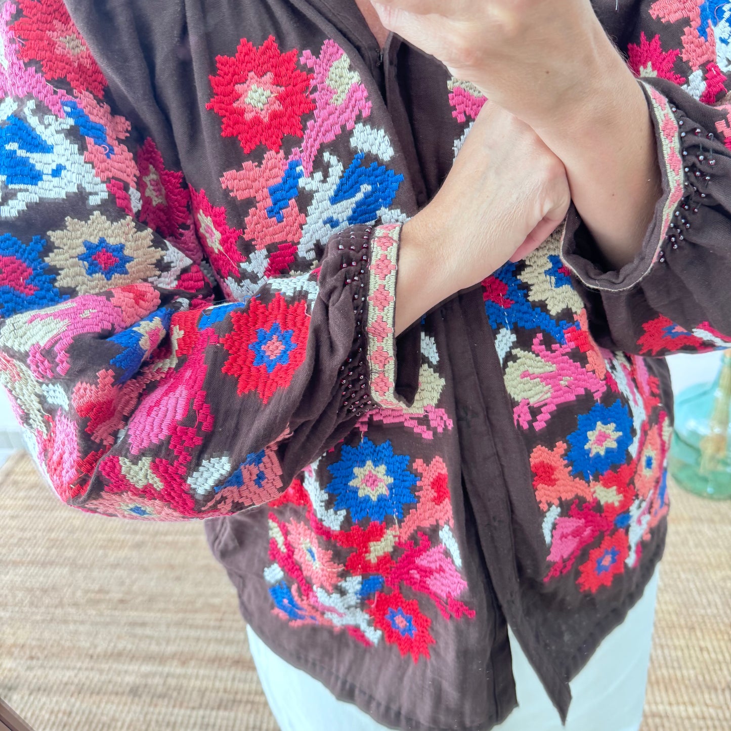 Chaqueta kimono corta marrón chocolate bordados