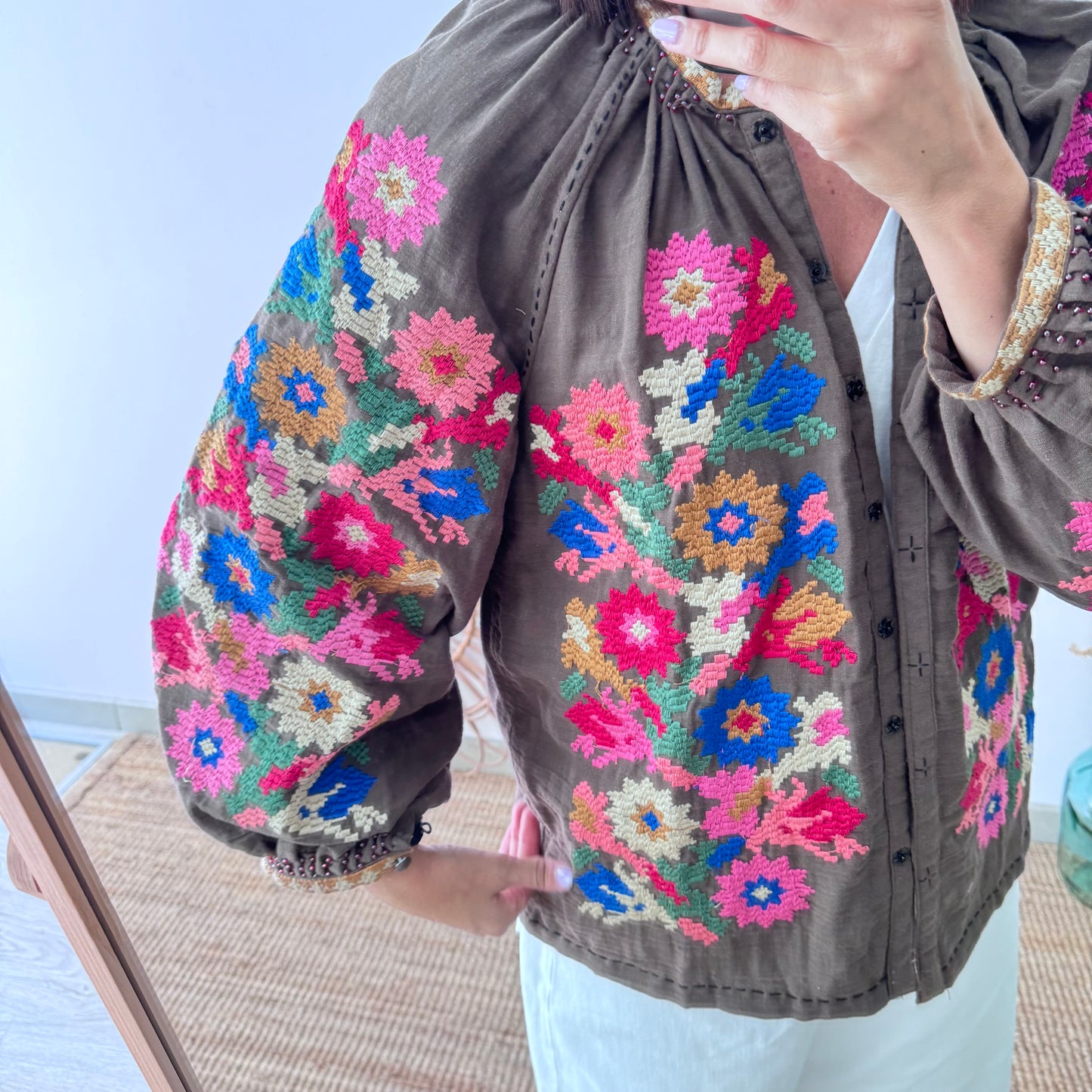 Chaqueta kimono corta marrón bordados