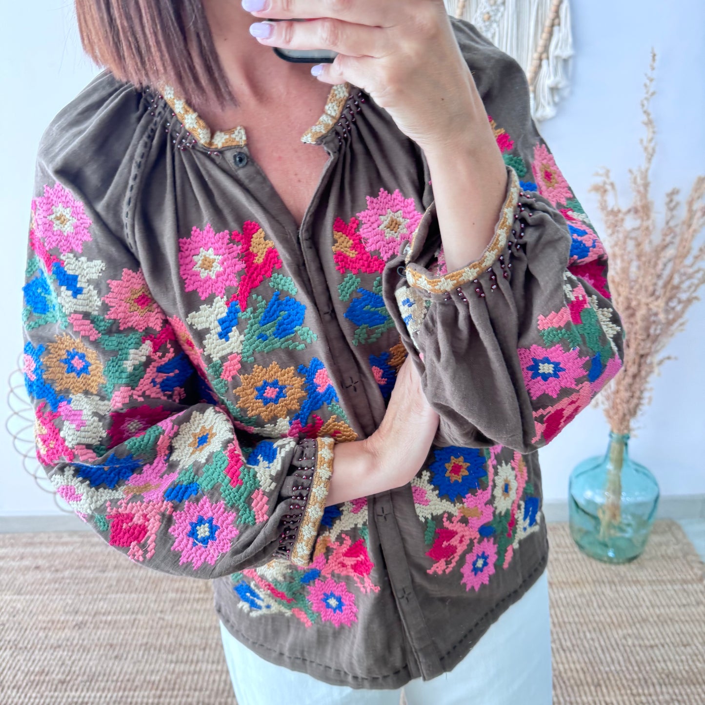Chaqueta kimono corta marrón bordados
