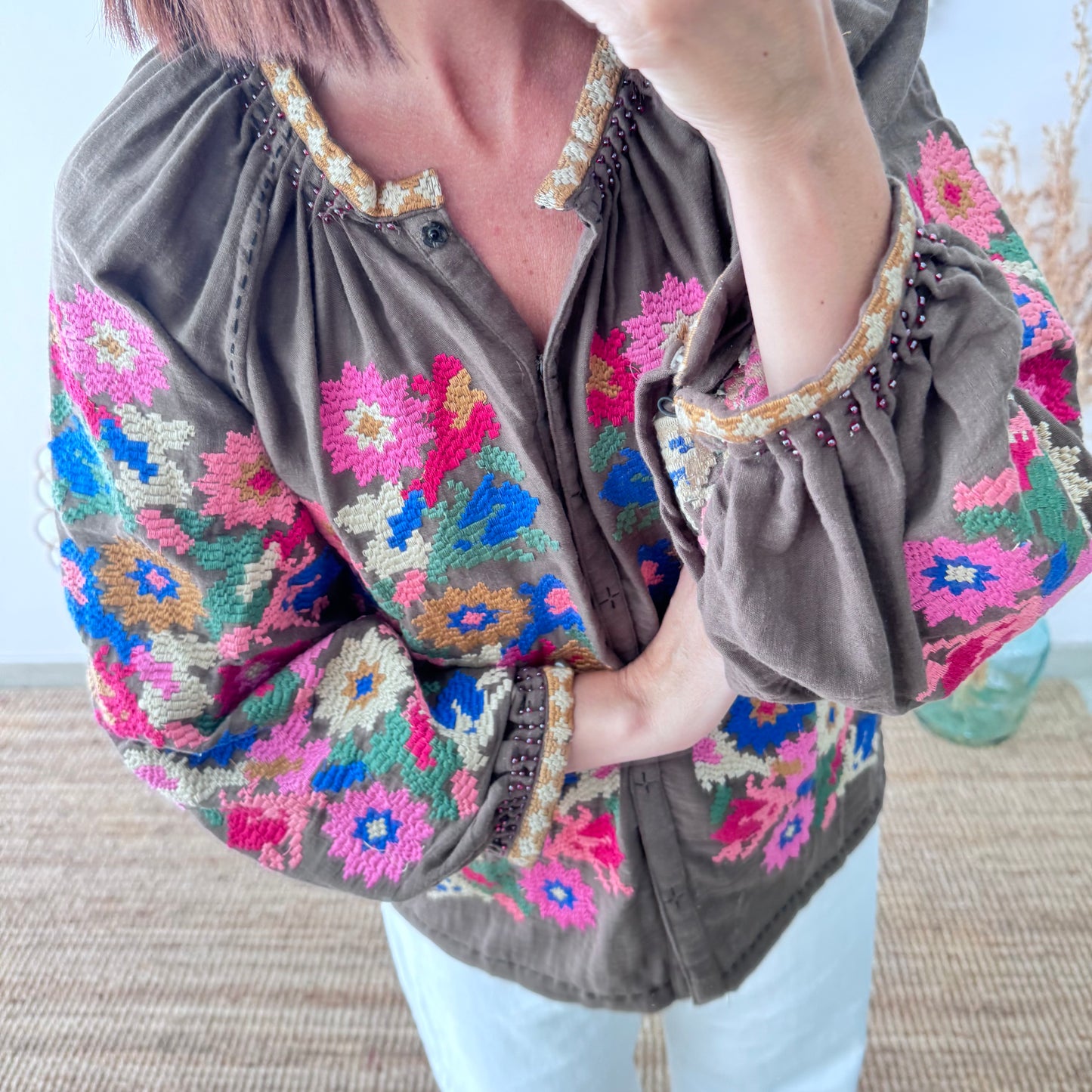 Chaqueta kimono corta marrón bordados