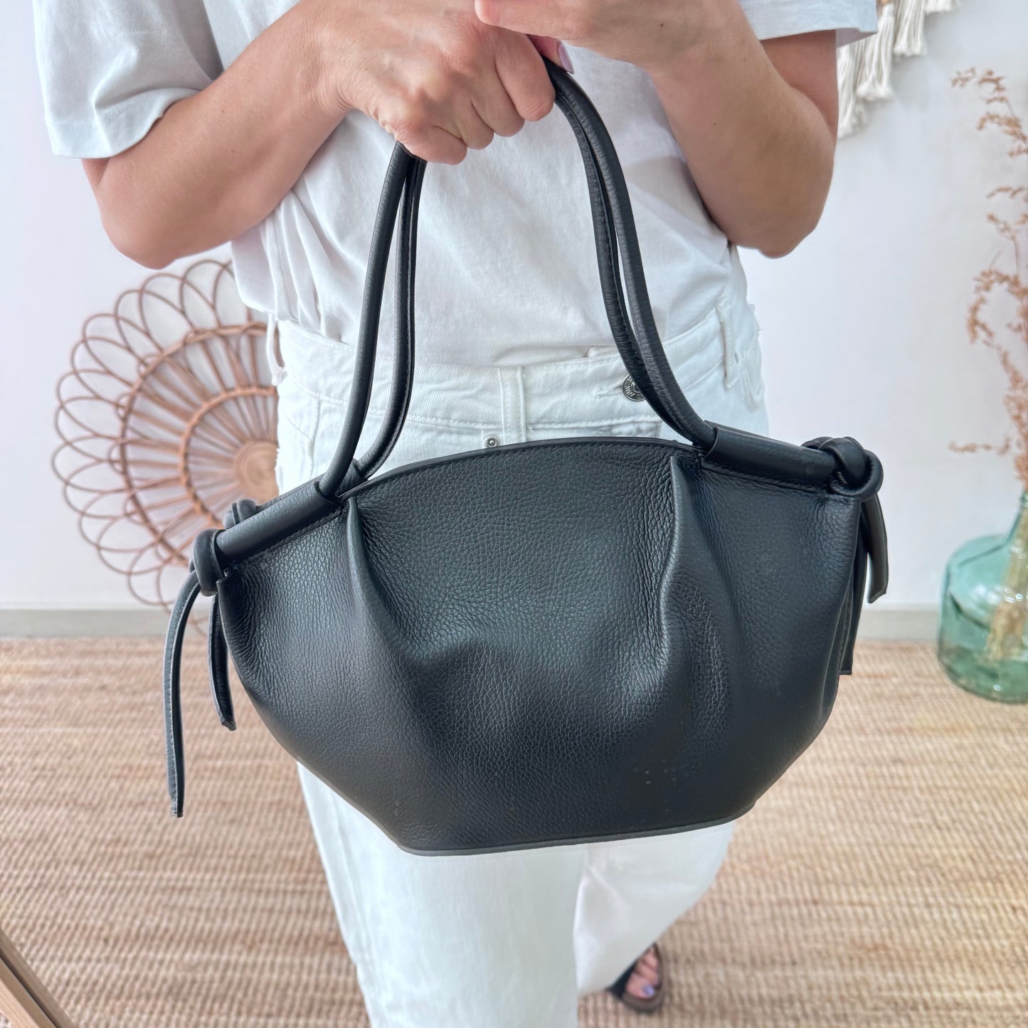 Bolso fruncido lateral negro