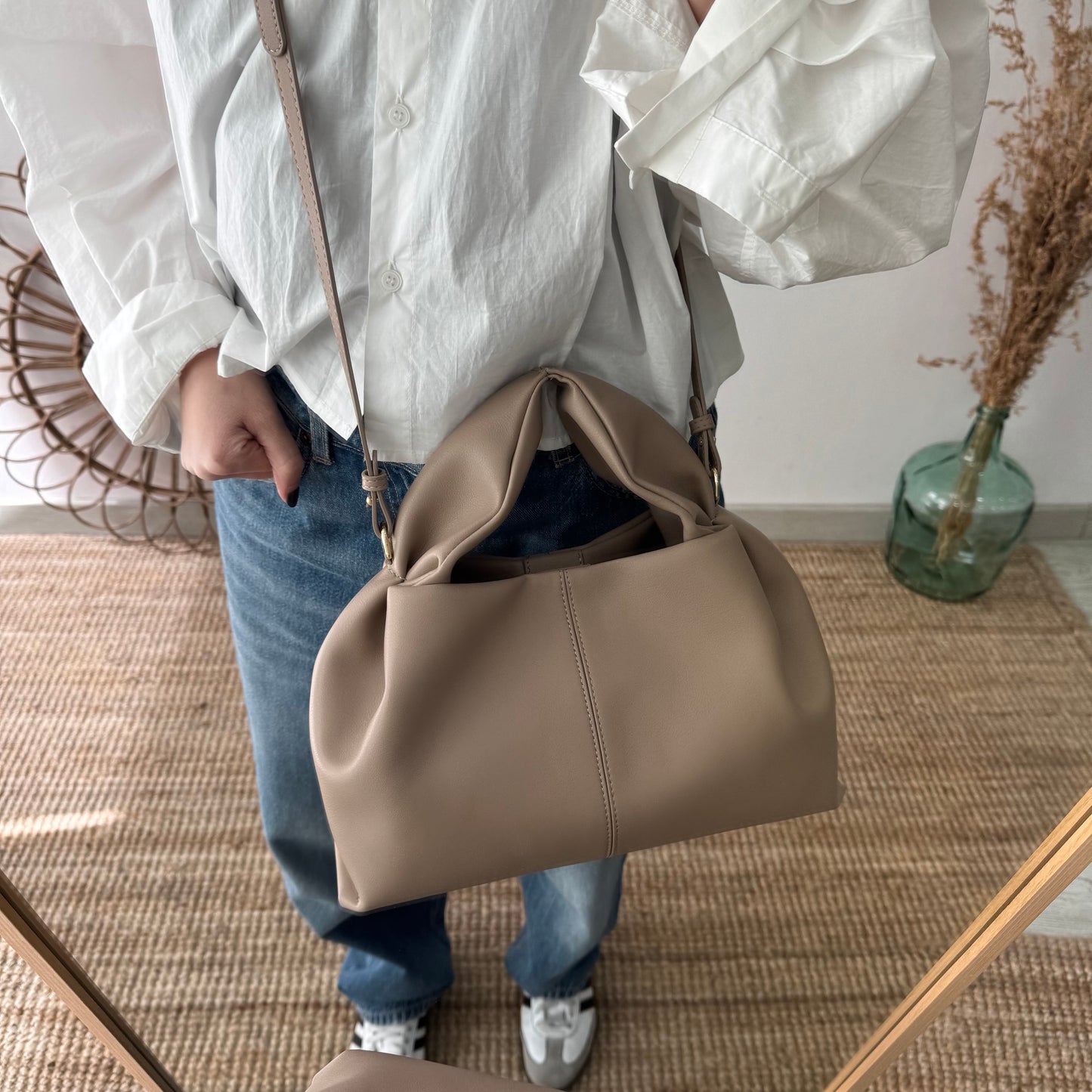 Bolso pliegue piel taupe