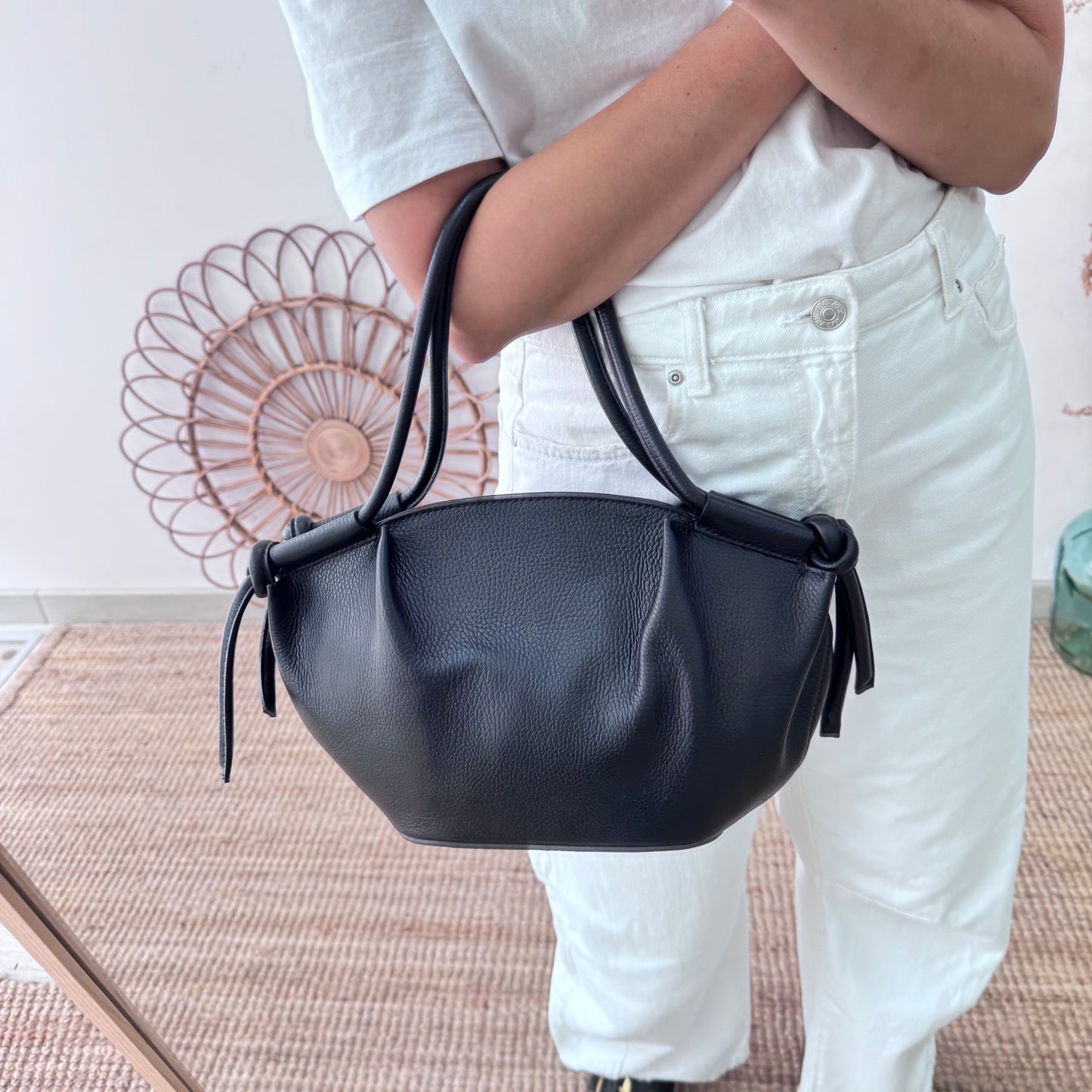 Bolso fruncido lateral negro