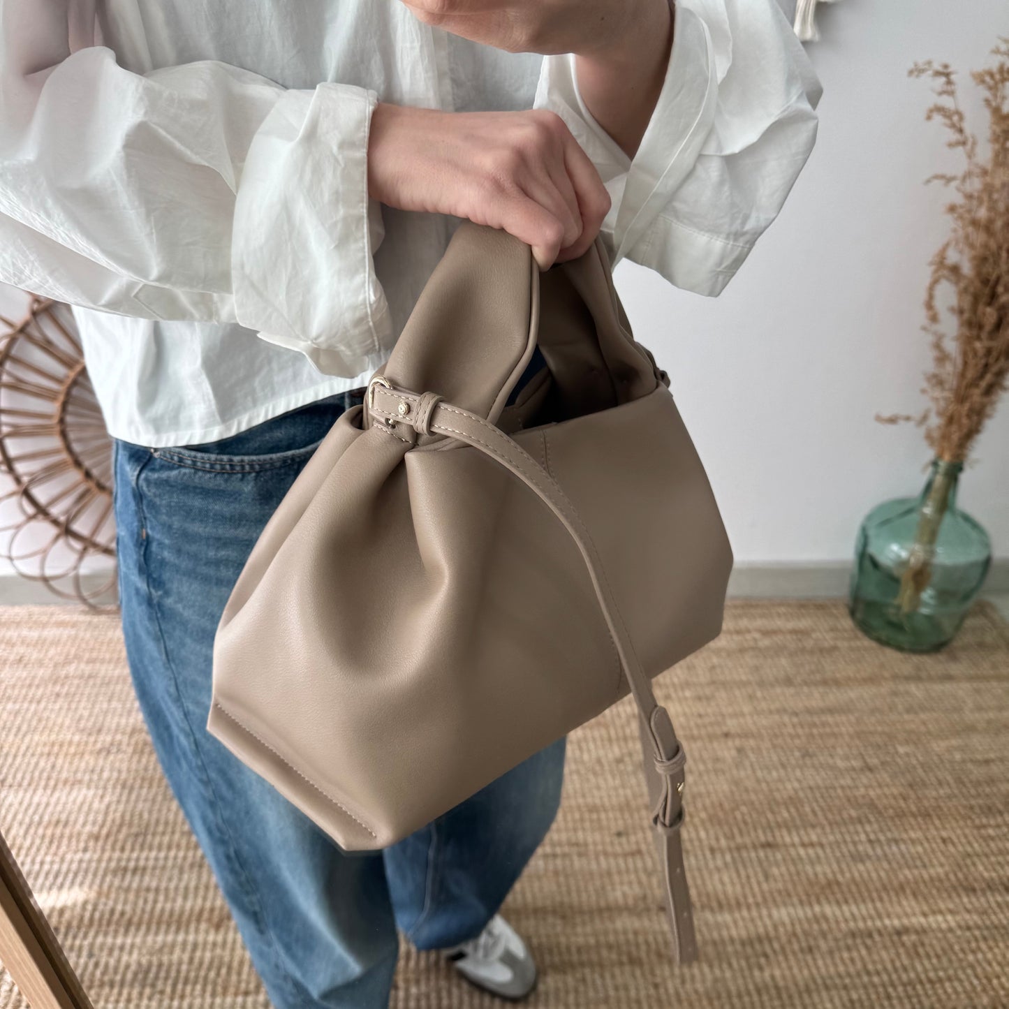 Bolso pliegue piel taupe