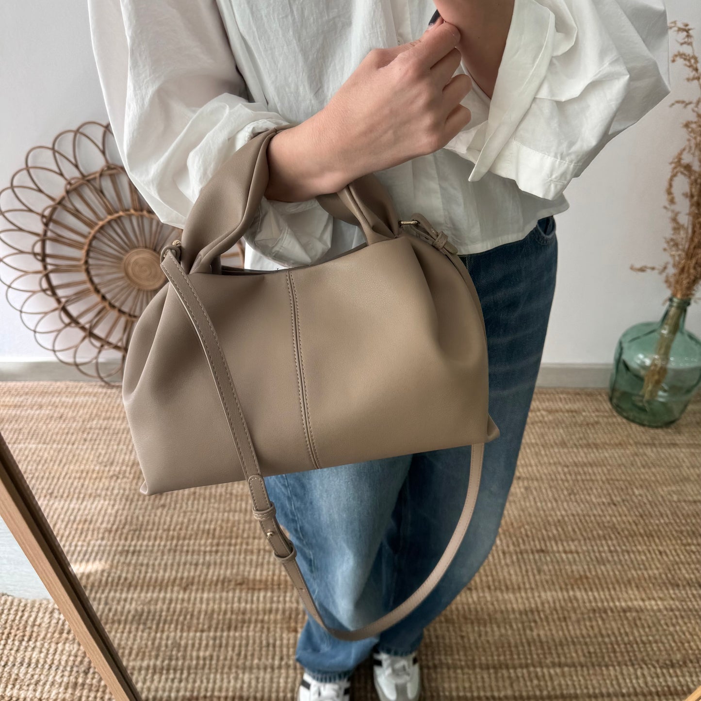 Bolso pliegue piel taupe