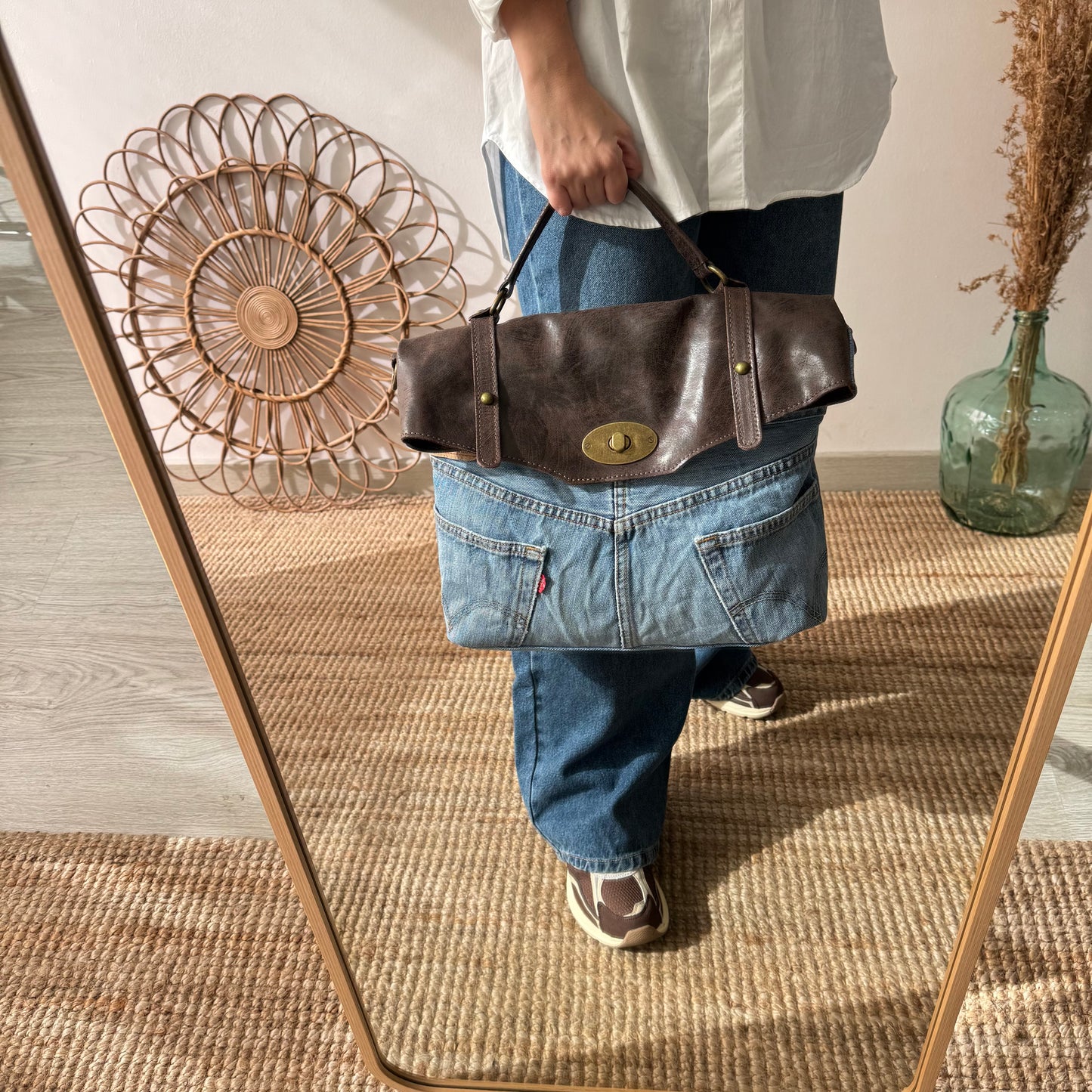 Bolso combinado denim/piel marrón iniciales bordadas