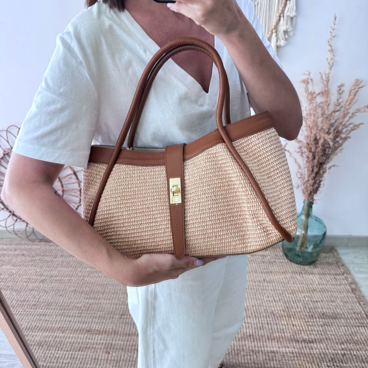 Bolso shopping piel y rafia camel mediano